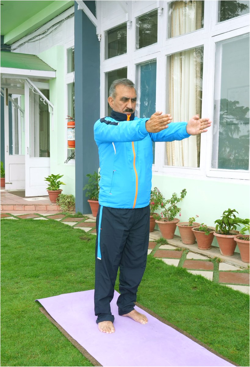 Sukhvinder Singh Sukhu (@sukhusukhvinder) on Twitter photo рдЕрдВрддрд░рд░рд╛рд╖реНрдЯреНрд░реАрдп рдпреЛрдЧ рджрд┐рд╡рд╕ рдХреЗ рдЕрд╡рд╕рд░ рдкрд░ рдпреЛрдЧрд╛рднреНрдпрд╛рд╕ рдХрд┐рдпрд╛ред
рдпреЛрдЧ рдХреЗрд╡рд▓ рд╢рд╛рд░реАрд░рд┐рдХ рдЕрднреНрдпрд╛рд╕ рдирд╣реАрдВ рд╣реИ, рдпрд╣ рдЬреАрд╡рди рдХреА рд╕рдордЧреНрд░рддрд╛ рд╕реЗ рдЬреБрдбрд╝рд╛ рдПрдХ рд╡реИрдЬреНрдЮрд╛рдирд┐рдХ рдФрд░ рдЖрдзреНрдпрд╛рддреНрдорд┐рдХ рдорд╛рд░реНрдЧ рд╣реИред
рдХрд░реЛ рдпреЛрдЧ, рд░рд╣реЛ рдирд┐рд░реЛрдЧред рдЕрдВрддрд░рд░рд╛рд╖реНрдЯреНрд░реАрдп рдпреЛрдЧ рджрд┐рд╡рд╕ рдХреЗ рдЕрд╡рд╕рд░ рдкрд░ рдпреЛрдЧрд╛рднреНрдпрд╛рд╕ рдХрд┐рдпрд╛ред
рдпреЛрдЧ рдХреЗрд╡рд▓ рд╢рд╛рд░реАрд░рд┐рдХ рдЕрднреНрдпрд╛рд╕ рдирд╣реАрдВ рд╣реИ, рдпрд╣ рдЬреАрд╡рди рдХреА рд╕рдордЧреНрд░рддрд╛ рд╕реЗ рдЬреБрдбрд╝рд╛ рдПрдХ рд╡реИрдЬреНрдЮрд╛рдирд┐рдХ рдФрд░ рдЖрдзреНрдпрд╛рддреНрдорд┐рдХ рдорд╛рд░реНрдЧ рд╣реИред
рдХрд░реЛ рдпреЛрдЧ, рд░рд╣реЛ рдирд┐рд░реЛрдЧред