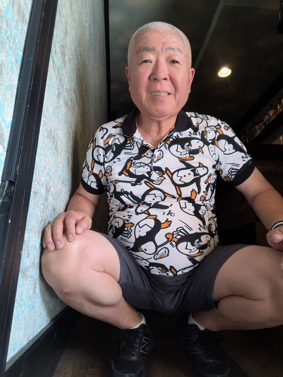 夏至とか、明日からまた少しずつ日が短くなるのですね
冬は嫌いです
気が早すぎますかね
良い天気ですよお出掛け下さい
今日はこのシャツをくれた人が大阪から浅草に1週間帰ってきますので着てみました