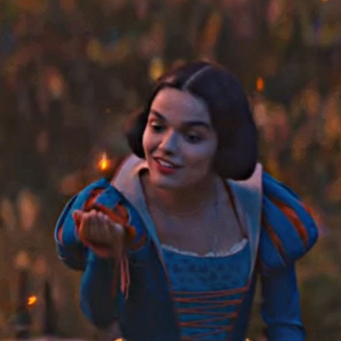 STRONGPRNCESS's tweet image. || Layouts for @snowwhitesbndit and I made by me.