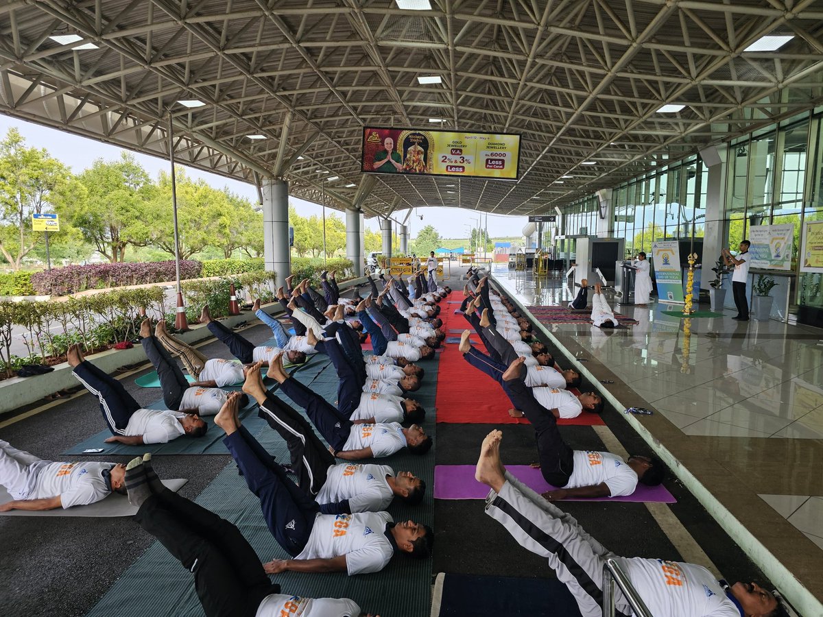 MysuruAirport (@aaimysairport) on Twitter photo गति में एकता, आत्मा में सामंजस्य!
मैसूर हवाई अड्डे के कर्मचारियों और हितधारकों की उत्साहपूर्ण भागीदारी के साथ अंतर्राष्ट्रीय योग दिवस मनाया, योग के माध्यम से स्वास्थ्य और ध्यान को अपनाया।
“एक पृथ्वी, एक स्वास्थ्य के लिए योग”
#IDY2025
<a href="/PMOIndia/">PMO India</a>
<a href="/MoCA_GoI/">MoCA_GoI</a>
<a href="/AAI_Official/">Airports Authority of India</a>
<a href="/AAIRHQSR/">Regional Executive Director AAI Southern Region</a> गति में एकता, आत्मा में सामंजस्य!
मैसूर हवाई अड्डे के कर्मचारियों और हितधारकों की उत्साहपूर्ण भागीदारी के साथ अंतर्राष्ट्रीय योग दिवस मनाया, योग के माध्यम से स्वास्थ्य और ध्यान को अपनाया।
“एक पृथ्वी, एक स्वास्थ्य के लिए योग”
#IDY2025
<a href="/PMOIndia/">PMO India</a>
<a href="/MoCA_GoI/">MoCA_GoI</a>
<a href="/AAI_Official/">Airports Authority of India</a>
<a href="/AAIRHQSR/">Regional Executive Director AAI Southern Region</a>