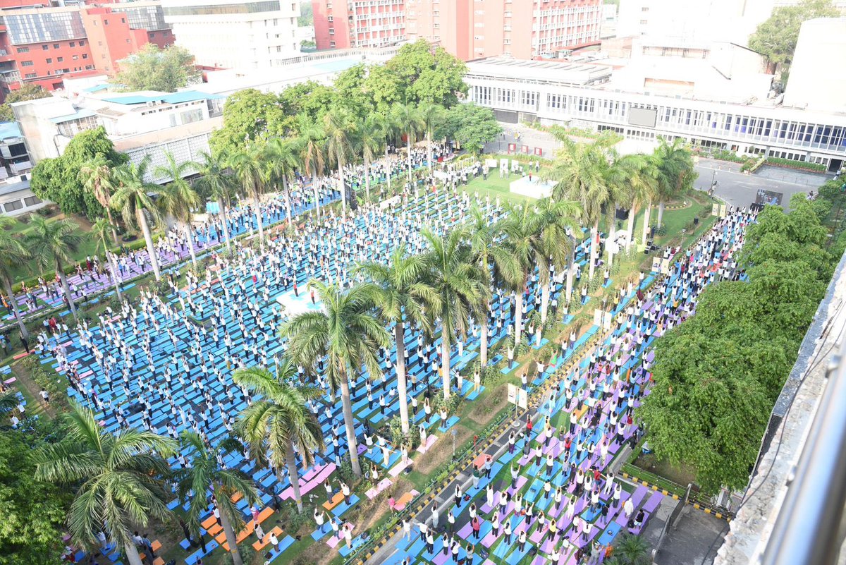 MoHFW_INDIA's tweet photo. On #InternationalDayofYoga, Union Health Secretary, Smt. Punya Salila Srivastava joined the celebrations at @aiims_newdelhi, encouraging the adoption of yoga as a way of life for holistic health and well-being.

#IDY2025 #YogaForOneEarthOneHealth https://t.co/XdhCrtB1VA
