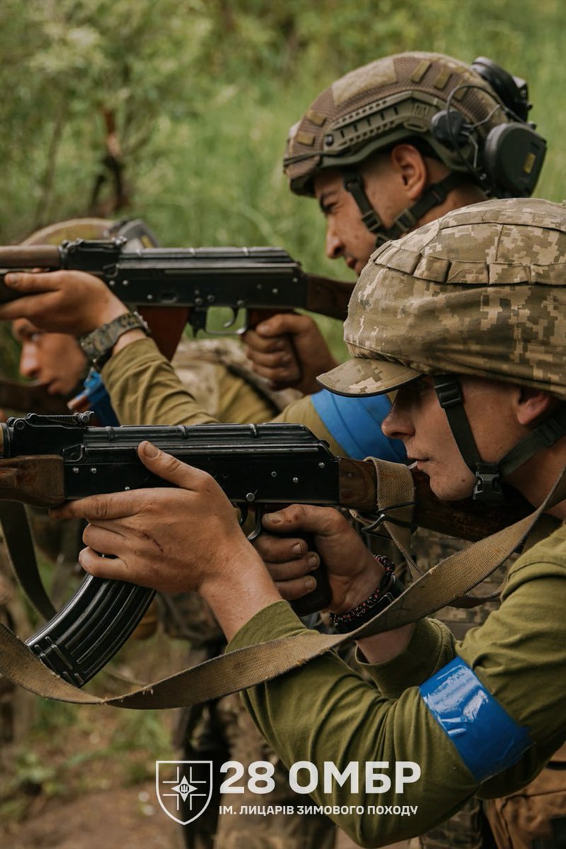 DefenceU's tweet image. Happy Saturday!
Have a productive weekend!

📷: 28th Mechanized Brigade