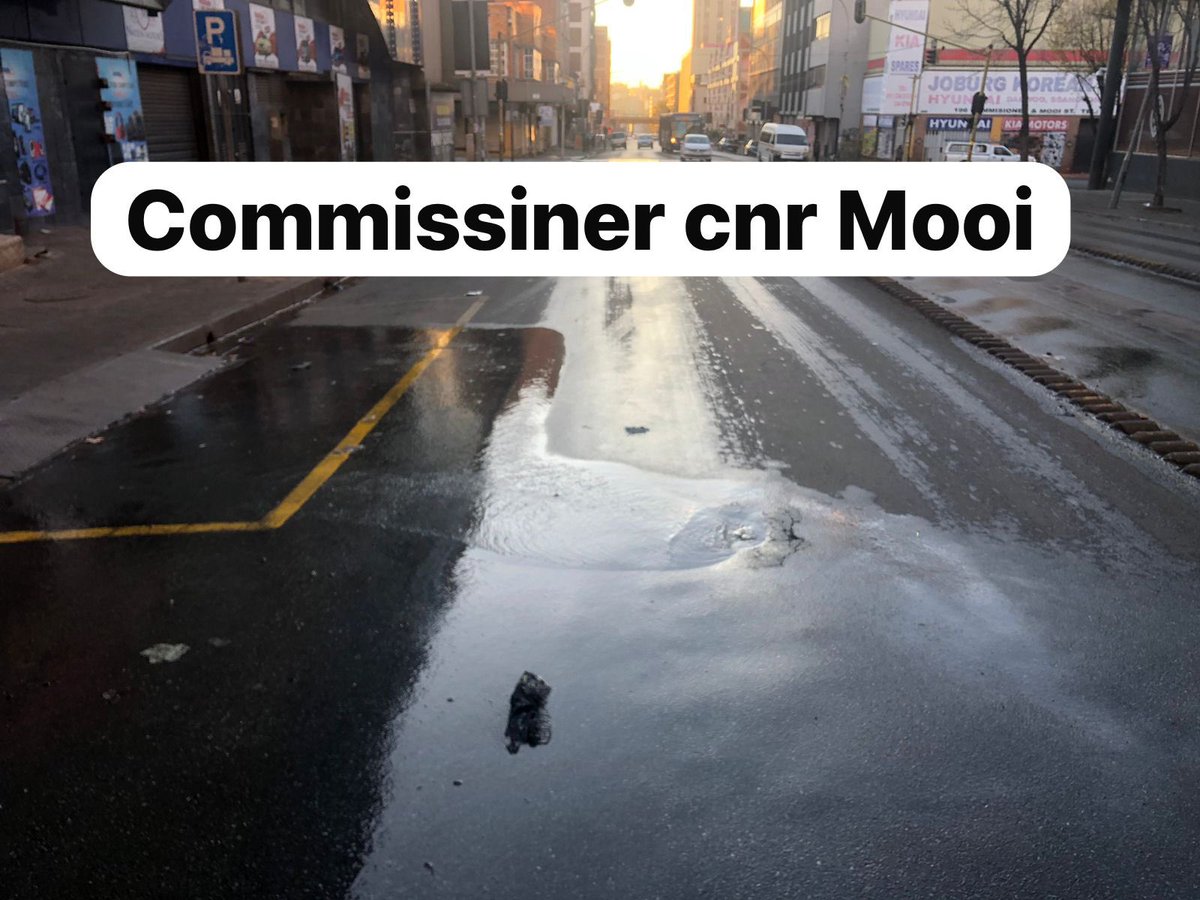FasdaProtect's tweet image. Water leaks coming up from the road surface. @JHBWater please attend too.
JHB CBD