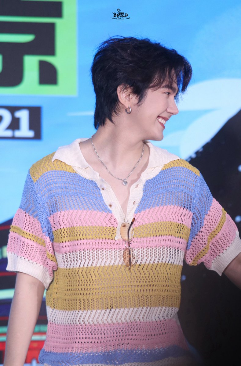 Perfect profile, perfect nose, perfect lips, perfect jawline.

PERFECT 🫠🫠

BUILD ICECREAM CRUSH
#TasteGelatoWithBuild
<a href="/JakeB4rever/">BIU.</a> #BuildJakapan