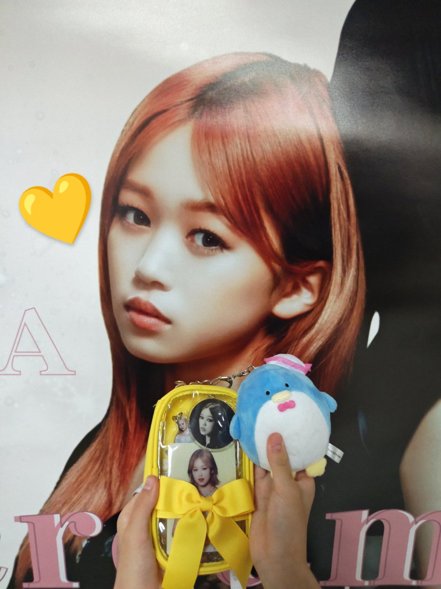 広告の初日✨️娘と２回目の鬼ベラシ観に行く時に、寄り道した🎵偶然ファンの方々に会えて嬉しかった😆
元々のアー写は、クールにキメてる🖤→広告だとピンク色で一気に可愛い印象になってる😍👍️
愛が詰まってるステキな広告✨️
ありがとうございます💖
#HAPPY_iScream_DAY
#iScream
<a href="/iscream_ldh/">iScream</a>