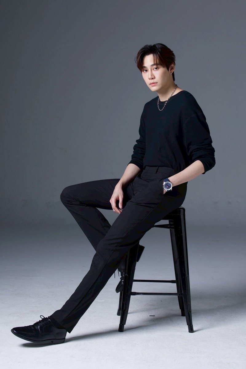 BounPrem_TH_OFC's tweet photo. ว่าแต่ ขาคุณพี่เขาจะยาวไปไหนคะเนี่ย วิ่งจับผู้ร้ายสบายเลยนะคะ

#bb0un 
#MelodyOfSecrets https://t.co/aOrSFfBi6j