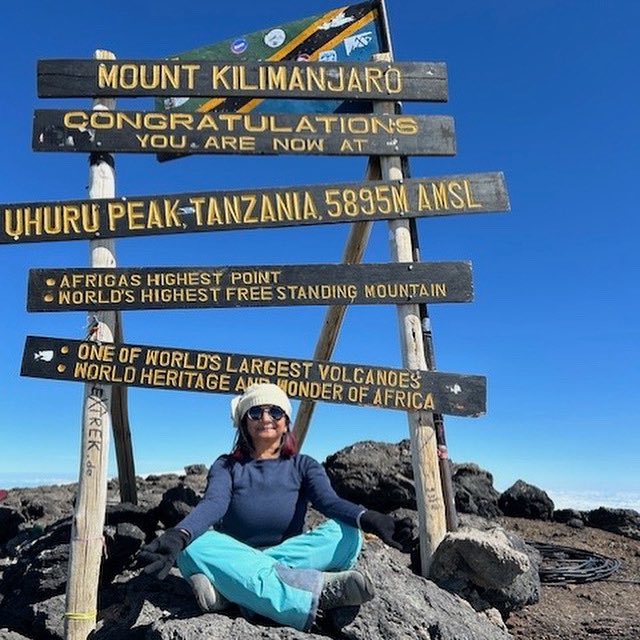 UnitedNationsTZ's tweet photo. 🧘🏾‍♀️ “If yoga teaches you anything, it’s to stay centred — even at the top of Africa.”

This #InternationalDayOfYoga, we celebrate #OneEarthOneHealth with Shabnam Mallick of @UNTanzania striking padmasana atop Mt. Kilimanjaro 🇹🇿

#YogaDay #UNTZ https://t.co/QIuKFGlfpI