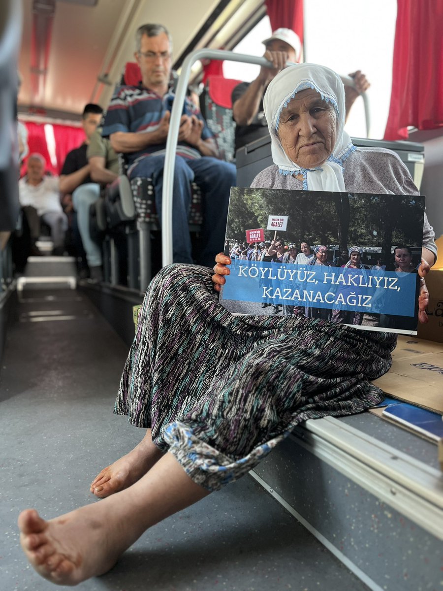 KÖYLÜYÜZ, HAKLIYIZ, KAZANACAĞIZ!

Uzun yollar yürünerek, 
Zalimler mücadele edilerek aşılır..

Yaşamlarımızı talana açan torba yasaya karşı herkesi ortak mücadeleye çağırıyoruz!

7’den 70’e direnişteyiz! 
#ZeytinimeDokunma
#ToprağımızıVermiyoruz