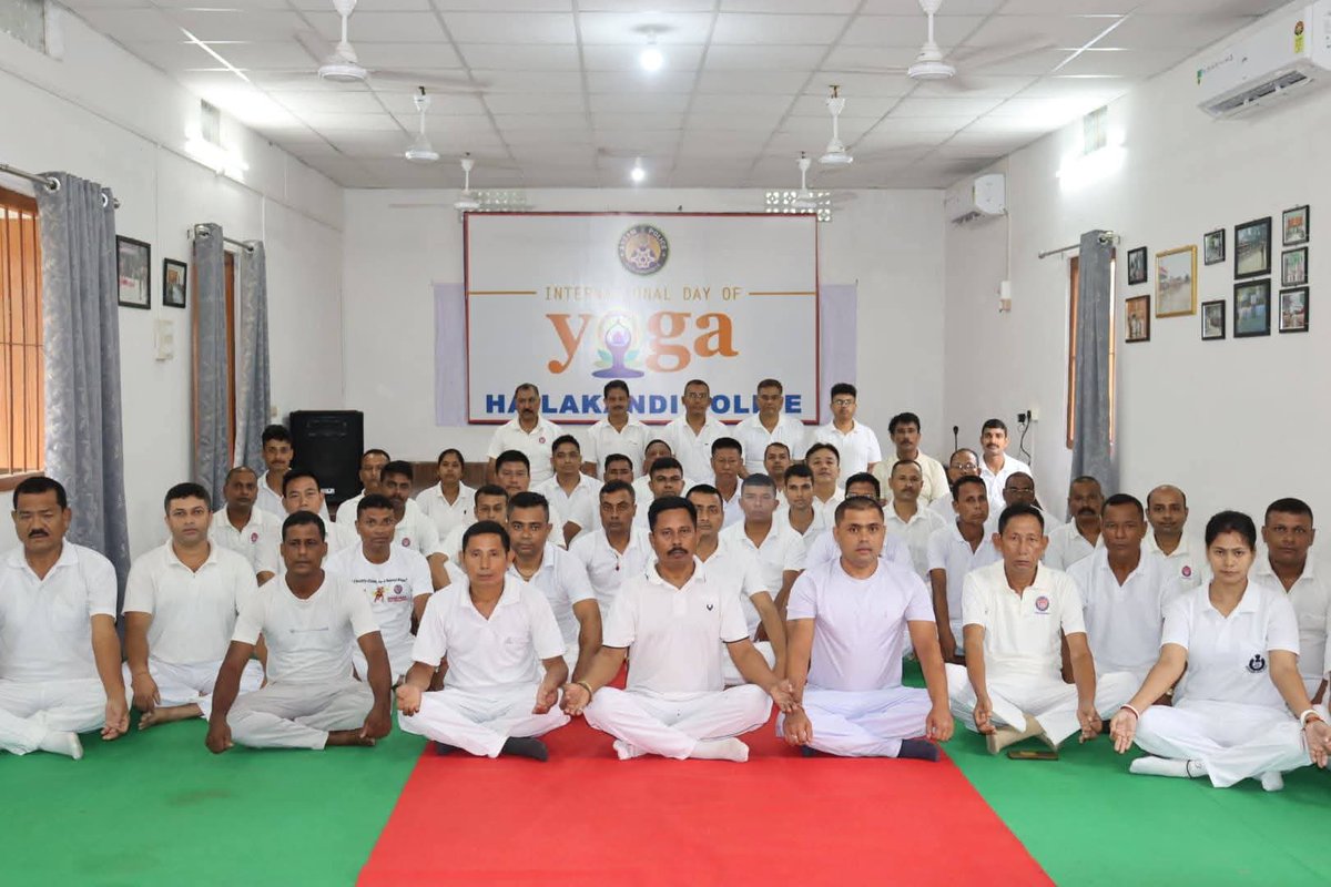Hailakandi Police (@hailakandipolic) on Twitter photo #InternationalDayofYoga2025
Yoga unifies and connects all and promotes the spirit of "we from me". We too participated for #YogaForOneEarthOneHealth
<a href="/CMOfficeAssam/">Chief Minister Assam</a>
<a href="/DGPAssamPolice/">DGP Assam</a>
<a href="/assampolice/">Assam Police</a>
<a href="/KangkanJSaikia/">Kangkan Jyoti Saikia,IPS</a> #InternationalDayofYoga2025
Yoga unifies and connects all and promotes the spirit of "we from me". We too participated for #YogaForOneEarthOneHealth
<a href="/CMOfficeAssam/">Chief Minister Assam</a>
<a href="/DGPAssamPolice/">DGP Assam</a>
<a href="/assampolice/">Assam Police</a>
<a href="/KangkanJSaikia/">Kangkan Jyoti Saikia,IPS</a>