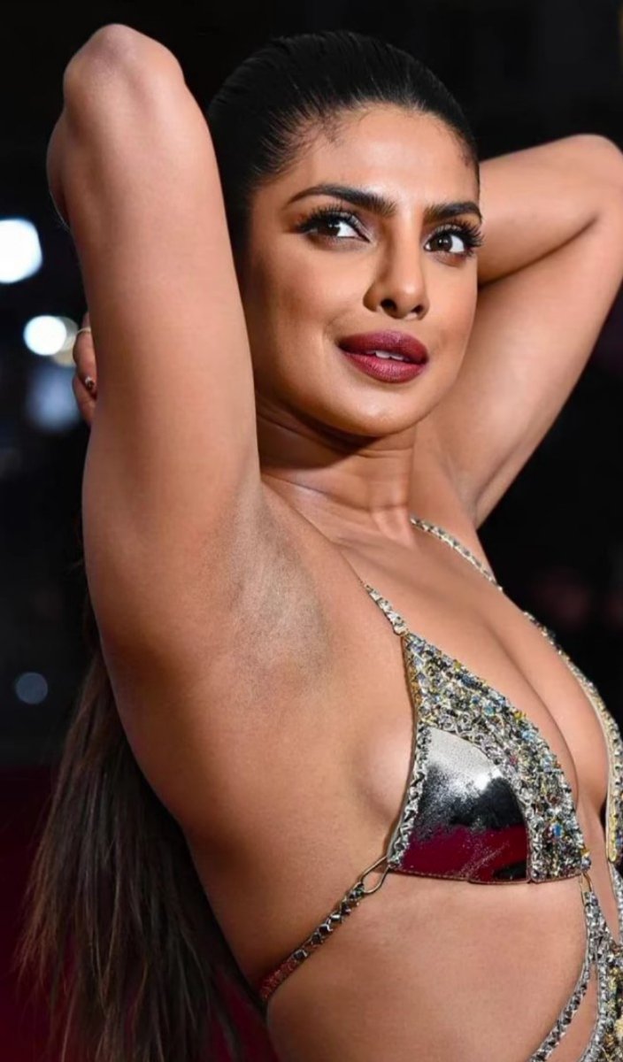 You will cum twice or thrice after watching her armpits 🤤 
Priyanka Chopra 🥵 #PriyankaChopra