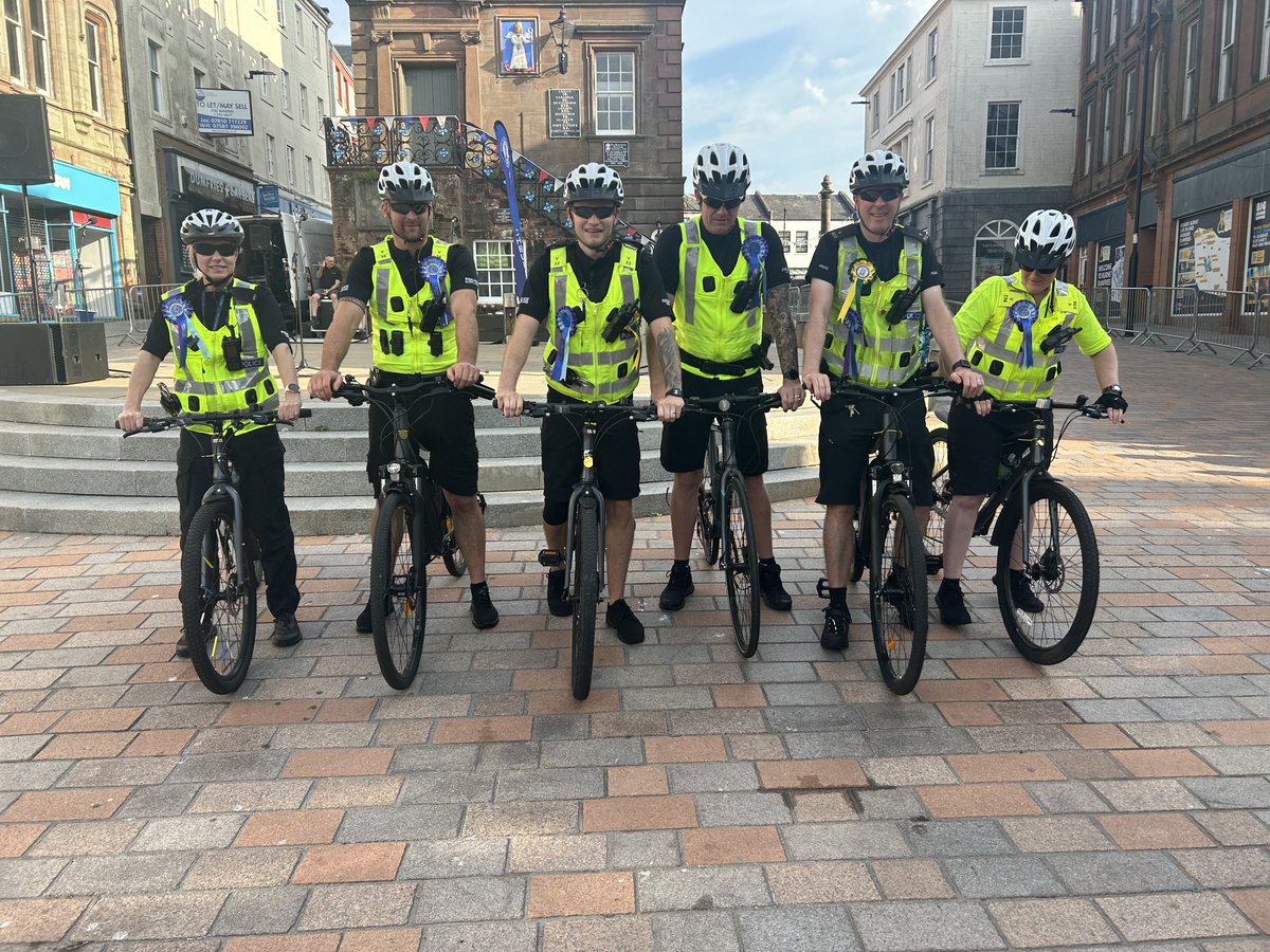 Its Guid Nychburris!  Our Community Officers on cycle patrol are ready to escort all the horses round the route. It forecast to be hot we hope everyone has a great day.  Please give us a cheer as you see us.