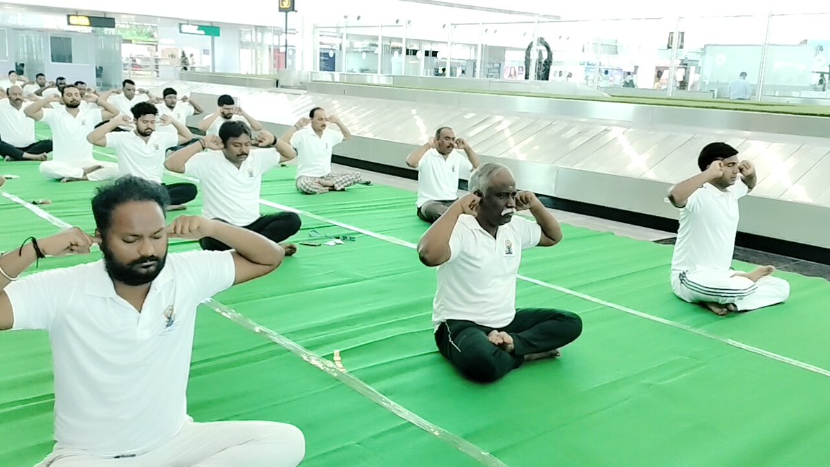 Tirupati Airport. తిరుపతి విమానాశ్రయం. (@aaitirairport) on Twitter photo एएआई के कर्मचारियों और अन्य हितधारकों ने तिरुपति हवाई अड्डे पर आयोजित योग दिवस सत्र में भाग लेकर योग की भावना को अपनाया।सत्र के दौरान कुछ योग आसन और प्राणायाम सत्र भी आयोजित किये गये।
<a href="/AAI_Official/">Airports Authority of India</a> <a href="/AAIRHQSR/">Regional Executive Director AAI Southern Region</a>
#InternationalYogaDay2025 एएआई के कर्मचारियों और अन्य हितधारकों ने तिरुपति हवाई अड्डे पर आयोजित योग दिवस सत्र में भाग लेकर योग की भावना को अपनाया।सत्र के दौरान कुछ योग आसन और प्राणायाम सत्र भी आयोजित किये गये।
<a href="/AAI_Official/">Airports Authority of India</a> <a href="/AAIRHQSR/">Regional Executive Director AAI Southern Region</a>
#InternationalYogaDay2025