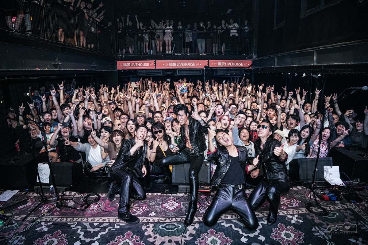 JohnnyPandora's tweet photo. 2025/06/20

[CHINA TOUR 2025 SS]
巨浪之魂 “SPIRIT OF THE TIDE”

北京 福浪Livehouse-浪 

Photo by 欣欣_7111 https://t.co/OAKuK44XhD