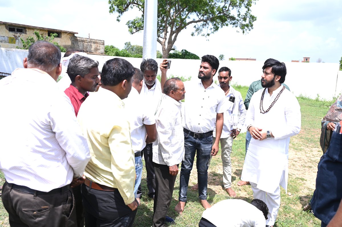 Khushwantguru's tweet photo. बाबा गुरु घासीदास सतनाम भवन मोहला में प्रात: स्मरणीय परम् पूज्य बाबा गुरु घासीदास जी की पूजा अर्चना कर समस्त मानव समाज की मंगलकामना की। इस अवसर पर सभी को शुभाशीष प्रदान कर कुशलक्षेम जाना एवं विभिन्न सामाजिक विषयों पर चर्चा की।

@narendramodi @AmitShah @JPNadda @shivprakashbjp @NitinNabin @vishnudsai @ArunSao3 @vijaysharmacg @PawanSaiBJP @BJP4CGState @BJP4India