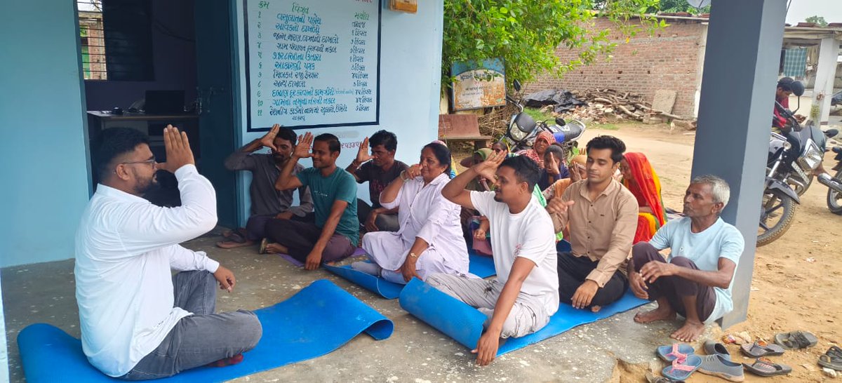 DharapurSbcc's tweet image. આજરોજ આયુષ્યમાન મંદિર ધારાપૂર ખાતે ઇન્ટરનેશનલ યોગા દિવસની ઉજવણી કરવામાં આવી ...@CdhoSabarkantha @THOIDAR @NHMGujarat @GujHFWDept @IdarSbcc