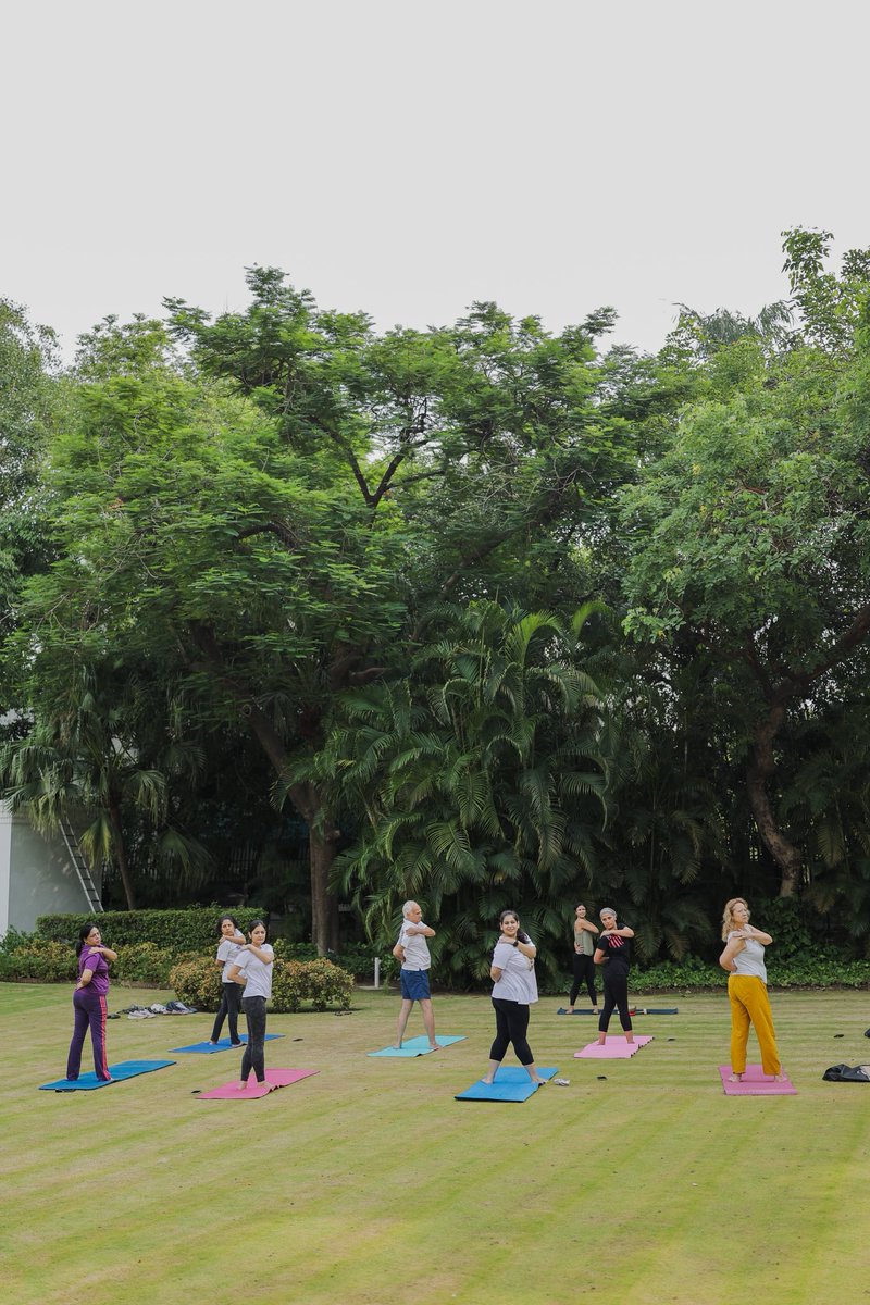EmbEspIndia's tweet image. ✨ To mark International Yoga Day, Embassy staff came together for a serene morning yoga session at the Residence — a perfect start to the day, filled with mindfulness, balance, and calm. 🧘‍♀️🌿🙏🏻

#díainternacionaldeyoga #internationalyogaday  
#SpaIndia