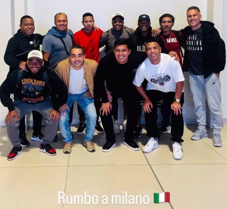 laloarchimbaud's tweet photo. Equipo principal máster de Alianza Lima que jugarā un partido amistoso
en Milan- Italia.
En la gráfica 12 Potrillos tromes.
Jayo; Quinteros, Sánchez, Guizasola,
Sáenz, Ruiz, Butron, Aguirre, Ciurliza,
Cruzado y Viza.
Confiamos en ustedes en dejar en alto el nombre del Perú. https://t.co/xe8HOnU4X2