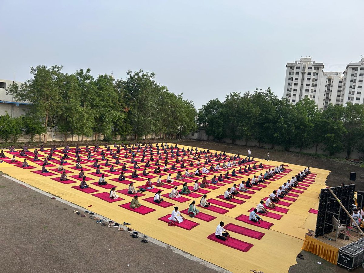 krishkumarsinh's tweet image. Lodhika block level 11 th Yog Day celebration @ Metoda @CollectorRjt