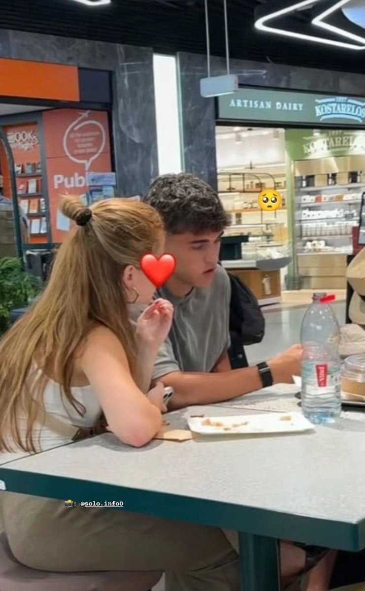 Ada yg keciduk hengpong jadul 📸