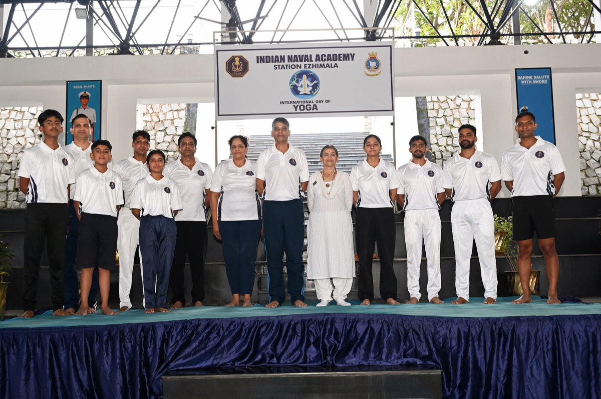 IN_NavalAcademy's tweet image. 🧘‍♂️ #IDY25 | Rooted in India’s rich heritage, #INA celebrated the 11th International Day of Yoga at #Station_Ezhimala.

Enriching sessions on the Yogic way of life and meditation by Mrs Padmini Jog, along with yoga competitions and quizzes, saw enthusiastic participation from the…