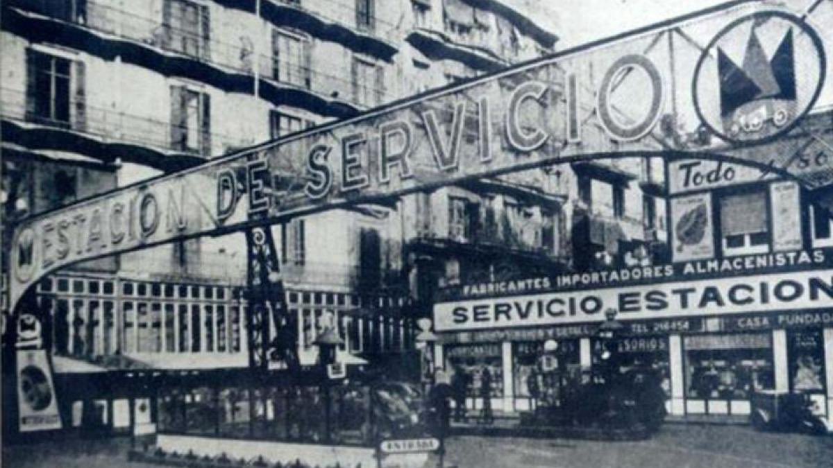 Beli Artigas (@criticartt) on Twitter photo <a href="/efemarq/">Efemèrides d'Arquitectura</a> Si l’any 1907 era d’estuc clar, i l’any 1924, quan s’inaugura Servicio Estación mantenia el color… tenint en compte q Gaudí mor l’any 1926… ens queda poc marge per repintar-la de fosc per part de l’arquitecte <a href="/efemarq/">Efemèrides d'Arquitectura</a> Si l’any 1907 era d’estuc clar, i l’any 1924, quan s’inaugura Servicio Estación mantenia el color… tenint en compte q Gaudí mor l’any 1926… ens queda poc marge per repintar-la de fosc per part de l’arquitecte