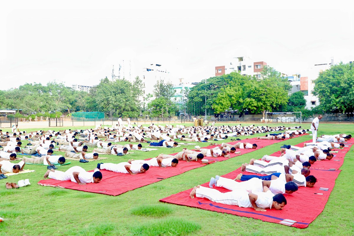 Cyberabad Police (@cyberabadpolice) on Twitter photo On the occasion of #InternationalYogaDay, <a href="/cyberabadpolice/">Cyberabad Police</a> organized a yoga session at the police parade ground.
🧘♂️May the practice of yoga bring balance to your body, mind, and soul. On the occasion of #InternationalYogaDay, <a href="/cyberabadpolice/">Cyberabad Police</a> organized a yoga session at the police parade ground.
🧘♂️May the practice of yoga bring balance to your body, mind, and soul.