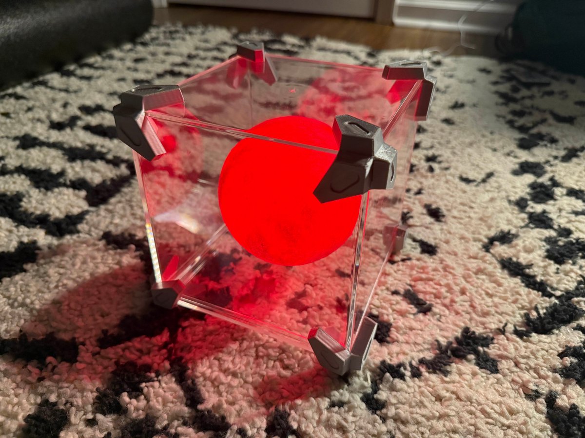 GreenKnightMods's tweet image. I have been working on this overshield lamp for a little bit now. I think it is pretty neat. Idk how to make it give you shields when you touch it tho #Halo
