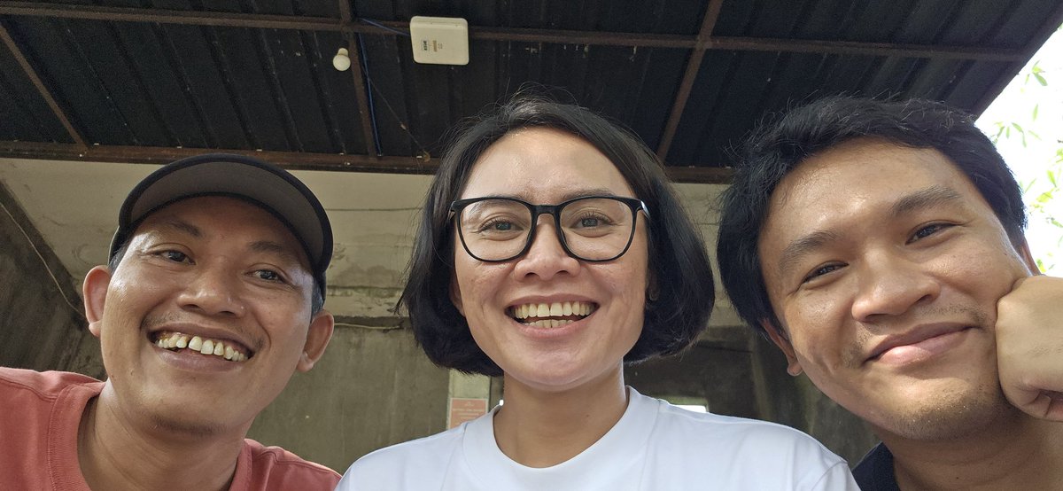 Membahas bagaimana supaya kaya raya di bawah ketiak rezim.

<a href="/fahrisalam/">fahri salam</a> 
<a href="/wisnu_prasetya/">Wisnu Prasetya</a>