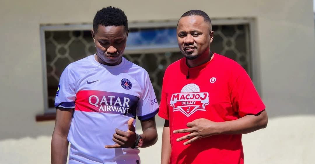 Haaalooo!! Ni ithaa ria 
Mwigariko Liive 🕺💃🎶 rwimbo tuuuu na Dj Macjoj  na Njuguna Wairimu official .  Ìtia rwìmbo rùmwe tùgùthakìre SMS 22989 kana Inooro Fm 

#Mwigarikolive #Inoorofm #MuciiwaUtuginaUtana