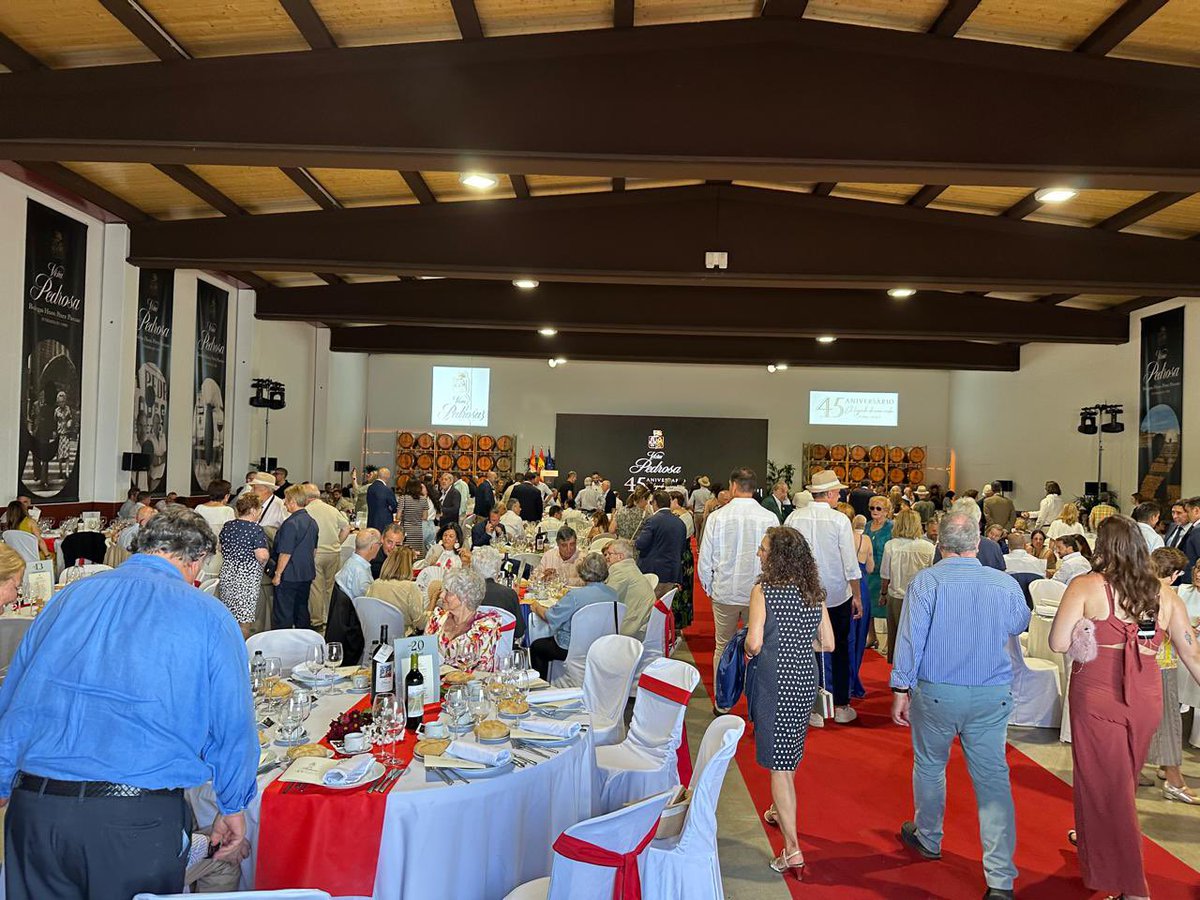 <a href="/vina_pedrosa/">ViñaPedrosa</a> celebra su 45 aniversario!! Por muchos años más!! 
😍😍

#vino #winelove  #restaurante #foodie #wineoftheday #ilovewine