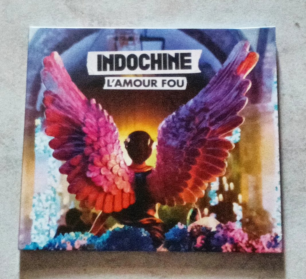 Enfin à la maison. <a href="/indochinetwitt/">Indochine</a> #lamourfou
