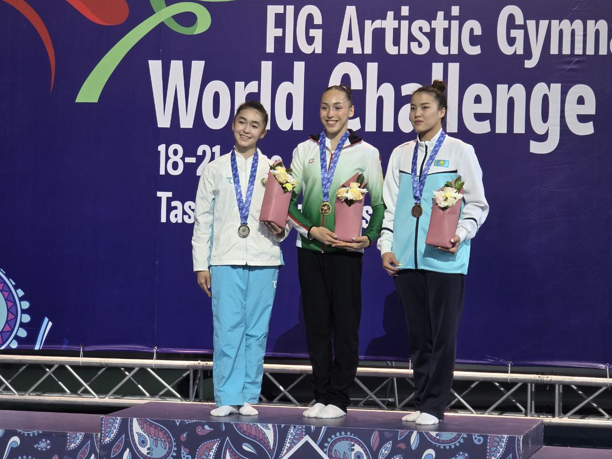 كيليا نمور تختتم مشاركتها في كأس التحدي العالمي بطشقند بتحقيق ذهبيتين:

🥇 المتوازي مختلف الارتفاعات + أعلى علامة لها هذا الموسم 15.100
🥇 عارضة التوازن + أعلى علامة لها هذا الموسم 14.700

بهذا تؤكد البطلة الجزائرية جاهزيتها لبطولة العالم المقبلة في سنغافورة بعد 4 أشهر 🇩🇿