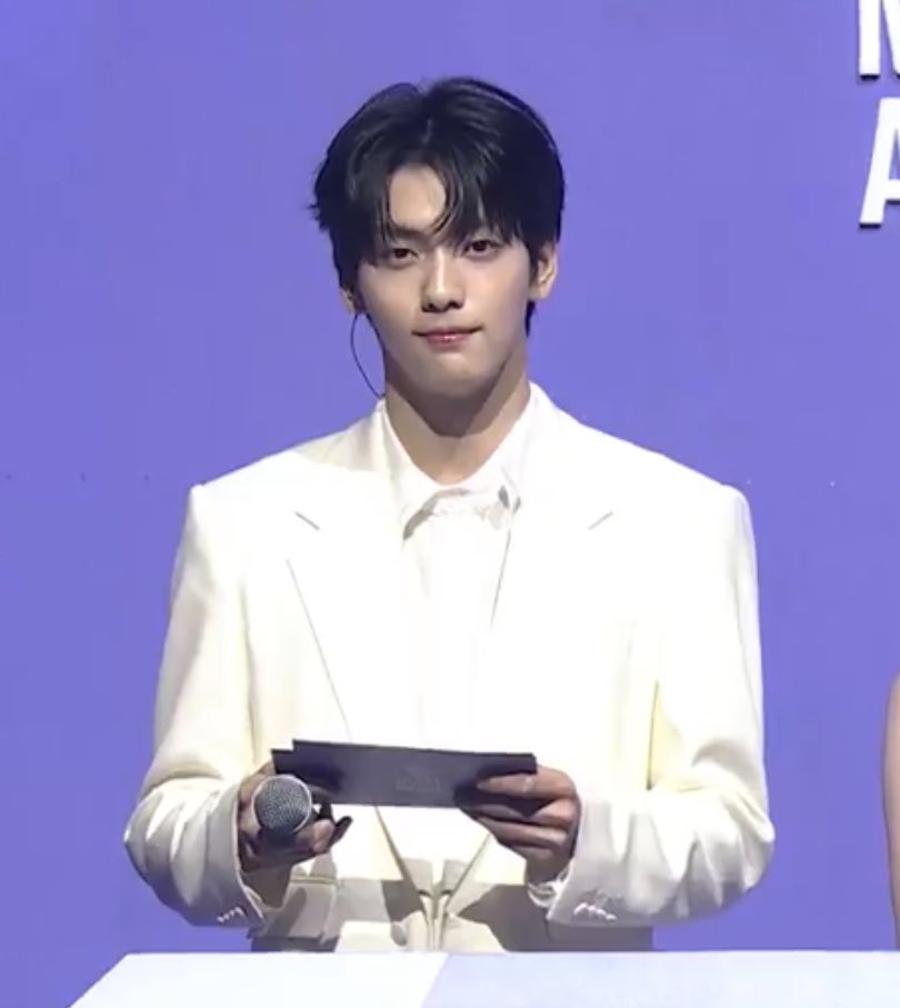 MC SOOBIN’s third fit!
