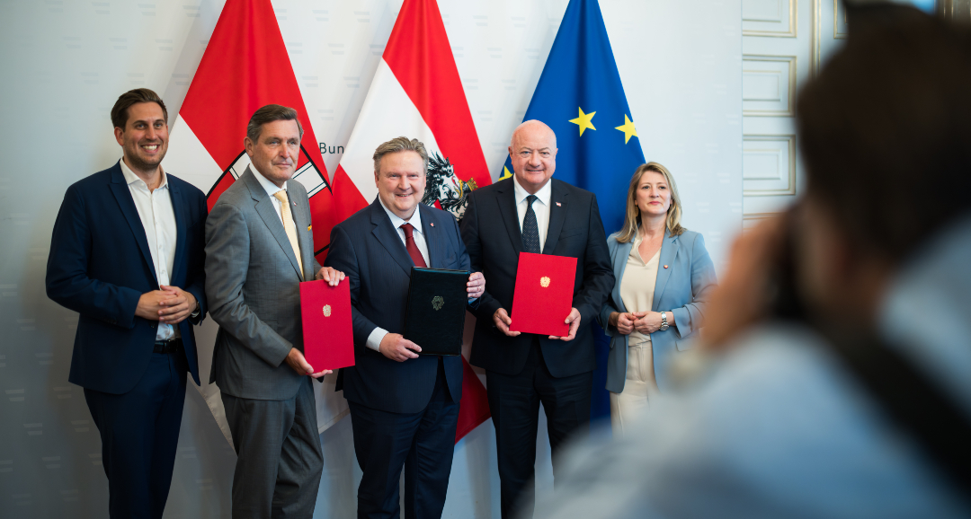 B_Emmerling's tweet image. Bewerbung für eine europäische AI-Gigafactory - Durch die intelligente Einbindung ins städtische Energiesystem und die Nutzung der Abwärme für die Versorgung Tausender Haushalte zeigt Wien, wie Digitalisierung und Dekarbonisierung Hand in Hand gehen.