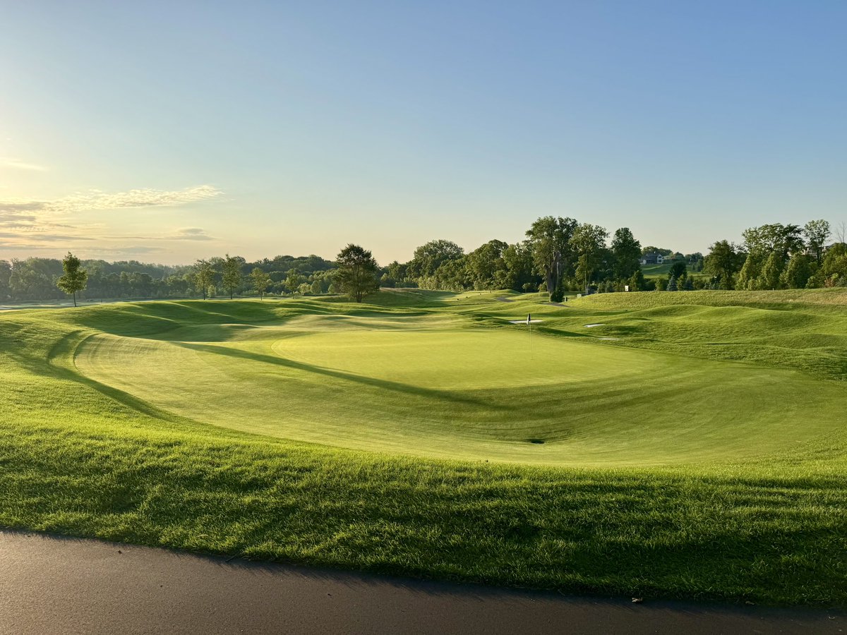 BentgrassWizard's tweet image. Masterclass in course maintenance and set up by the @Chatham_Hills agronomy team this entire week. Well done squad💪🏼Final day of the 2025 @Chatham_Hills Men’s Invitational and they are in for a treat ⛳️ bon appétit👨🏻🍳
