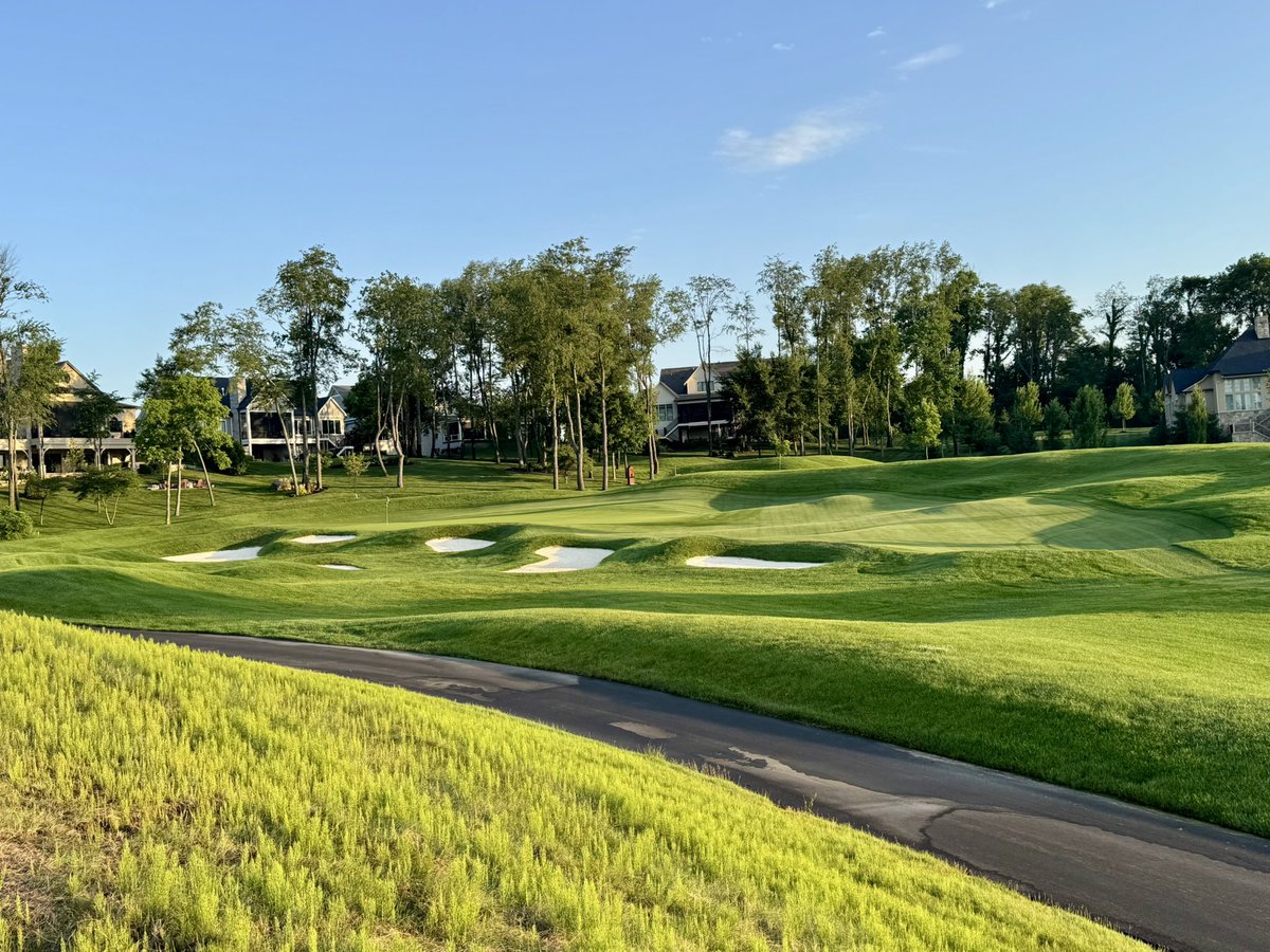 BentgrassWizard's tweet image. Masterclass in course maintenance and set up by the @Chatham_Hills agronomy team this entire week. Well done squad💪🏼Final day of the 2025 @Chatham_Hills Men’s Invitational and they are in for a treat ⛳️ bon appétit👨🏻🍳