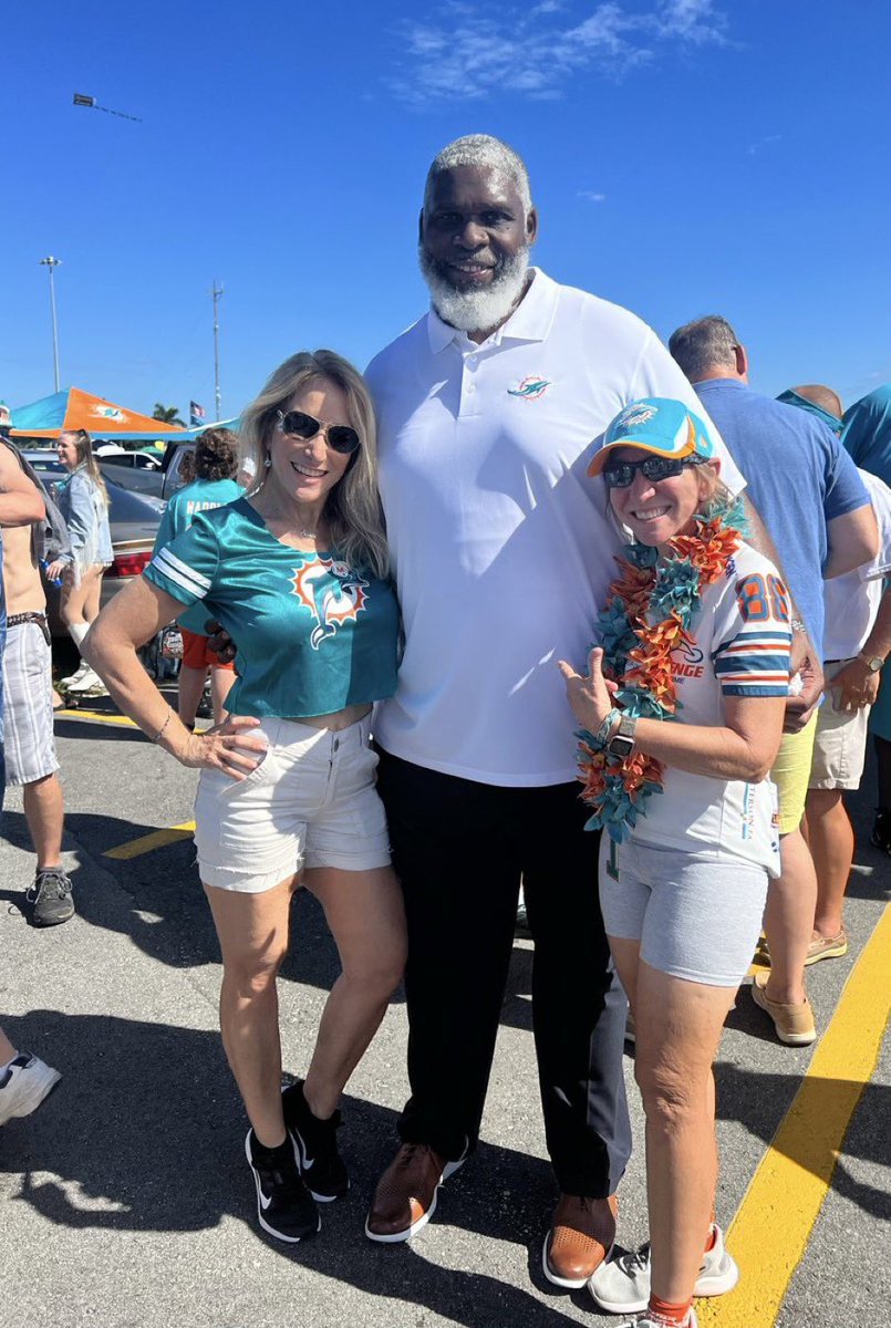 7️⃣8️⃣ <a href="/RichmondWebb/">Richmond Webb</a> DAYS until our Miami Dolphins KICK OFF the regular season!!!! 

TIME TO GET the LEGEND in the 
<a href="/ProFootballHOF/">Pro Football Hall of Fame</a> 

All love brother🧡🐬🆙 #PhinsUp