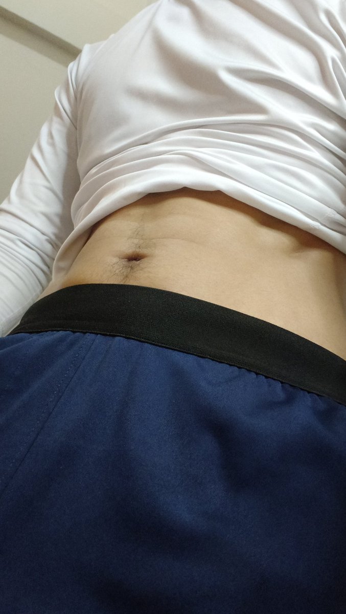 พรุ่งนี้ว่างทั้งวันครับ เมื่อยทักมานะครับ