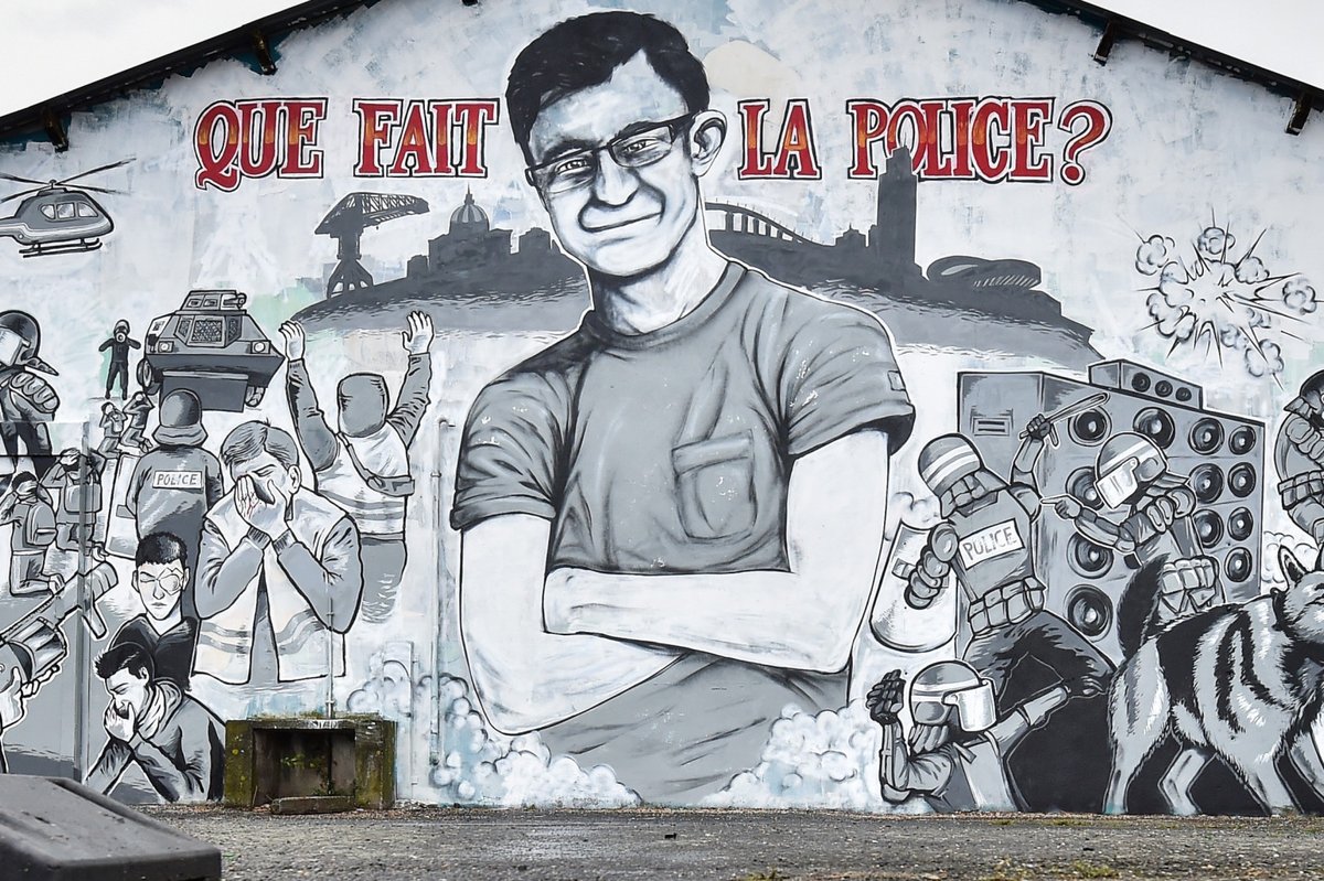Steve, décédé lors de la Fête de la musique 2019 à cause de l'usage massif par la police de grenades lacrymogènes, aurait eu 30 ans en 2025. L'été dernier, la relaxe était obtenue pour le commissaire Grégoire Chassaing, défendu par Louis Cailliez, avocat de Pierre-Édouard Stérin