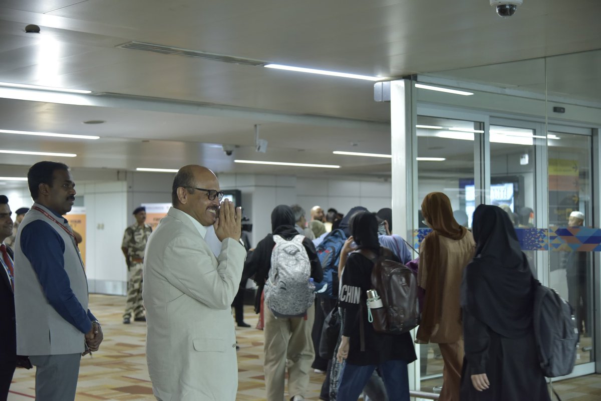 #OperationSindhu 

Another evacuation flight from Mashhad landed in New Delhi at 1630 hrs on 21 June with 310 Indian nationals from Iran.

With this, a total of 827 Indians have been evacuated.