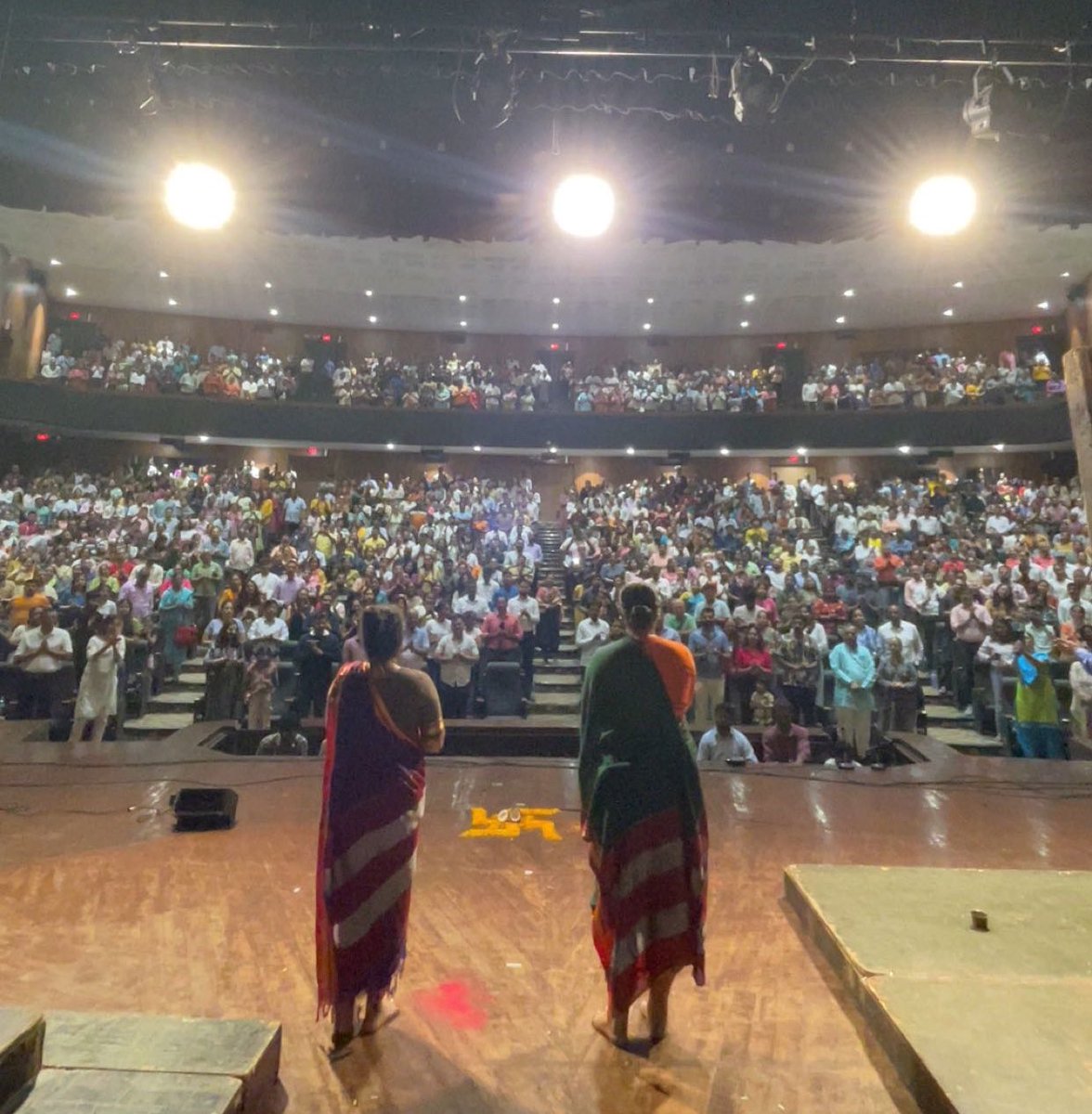 There is always complaint, Marathi audience are turning back to their own lang theatres. But it’s not true, if great art is produced, people overwhelmingly response to it. Recently, witnessed same euphoria to #Devbabhali play.  Rare to see such out of the box &amp; gripping theme.