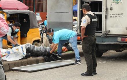 30 personas mataron cada día de mayo del 2025 en Ecuador.
Sólo el día de la madre acribillaron a 49 seres humanos
917 asesinatos tuvimos solo en mayo. El 77% no tenía antecedentes
La respuesta del gobierno es pasear, echarle la culpa a los demás y lanzar billetes falsos en Durán