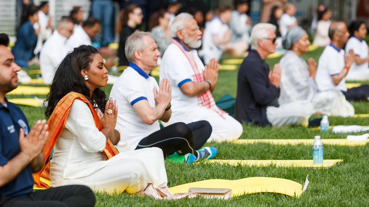 Mary Millben (@marymillben) on Twitter photo Happy International Yoga Day!! Fond memories with my friends Prime Minister <a href="/narendramodi/">Narendra Modi</a>, Richard Gere, and so many beautiful souls at the <a href="/UN/">United Nations</a> in New York.
📸: <a href="/dougcoulter1/">Doug Coulter</a>
📸: Office of <a href="/PMOIndia/">PMO India</a>
#india #internationalyogaday
#music #entertainment #culture Happy International Yoga Day!! Fond memories with my friends Prime Minister <a href="/narendramodi/">Narendra Modi</a>, Richard Gere, and so many beautiful souls at the <a href="/UN/">United Nations</a> in New York.
📸: <a href="/dougcoulter1/">Doug Coulter</a>
📸: Office of <a href="/PMOIndia/">PMO India</a>
#india #internationalyogaday
#music #entertainment #culture