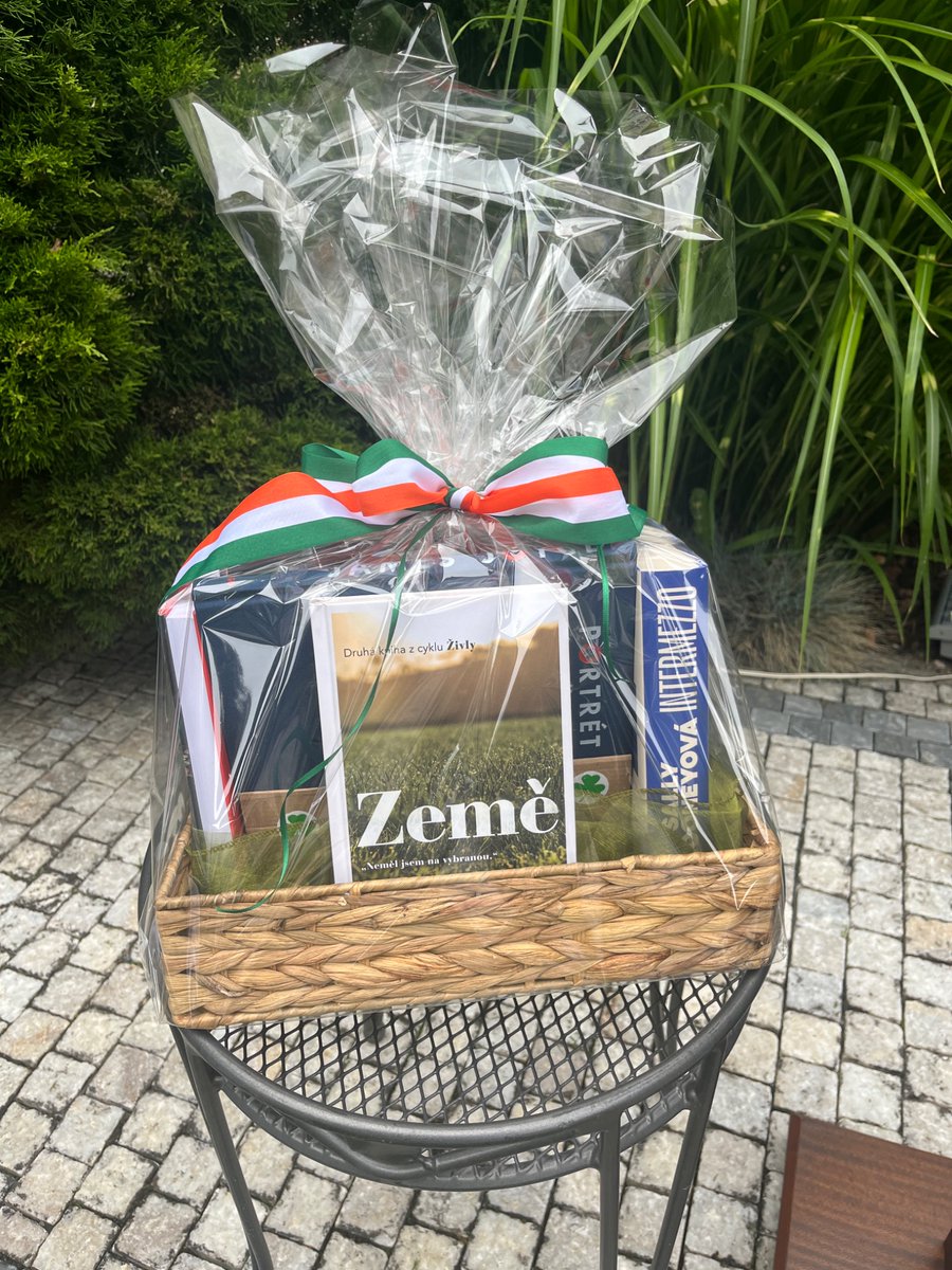 This #Bloomsday, the Embassy celebrated renowned 🇮🇪 authors, from James Joyce and Seosamh Mac Grianna, to Claire Kilroy and Doireann Ní Ghríofa 📚