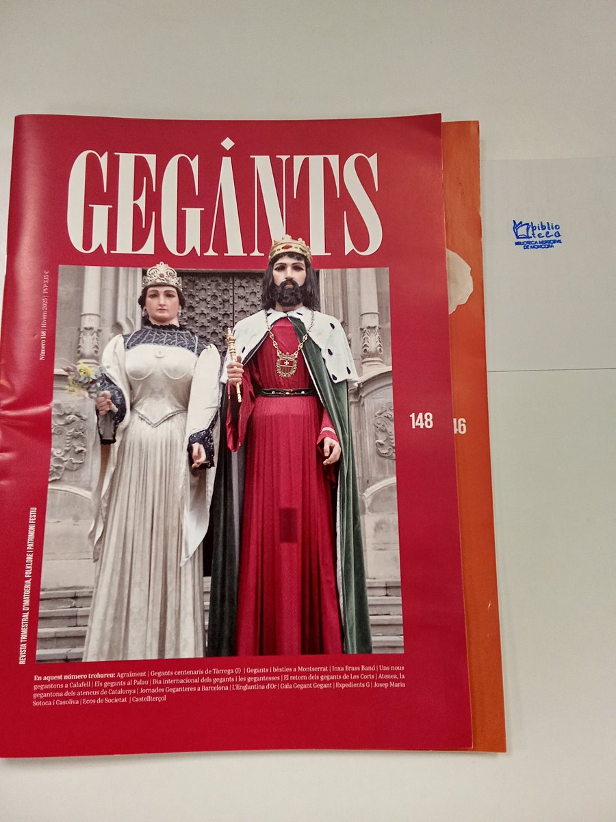 <a href="/GegantsMoncofa/">GegantsMoncofa</a> entreguem a la biblioteca de #Moncofa els numero d"estiu de la revista gegants