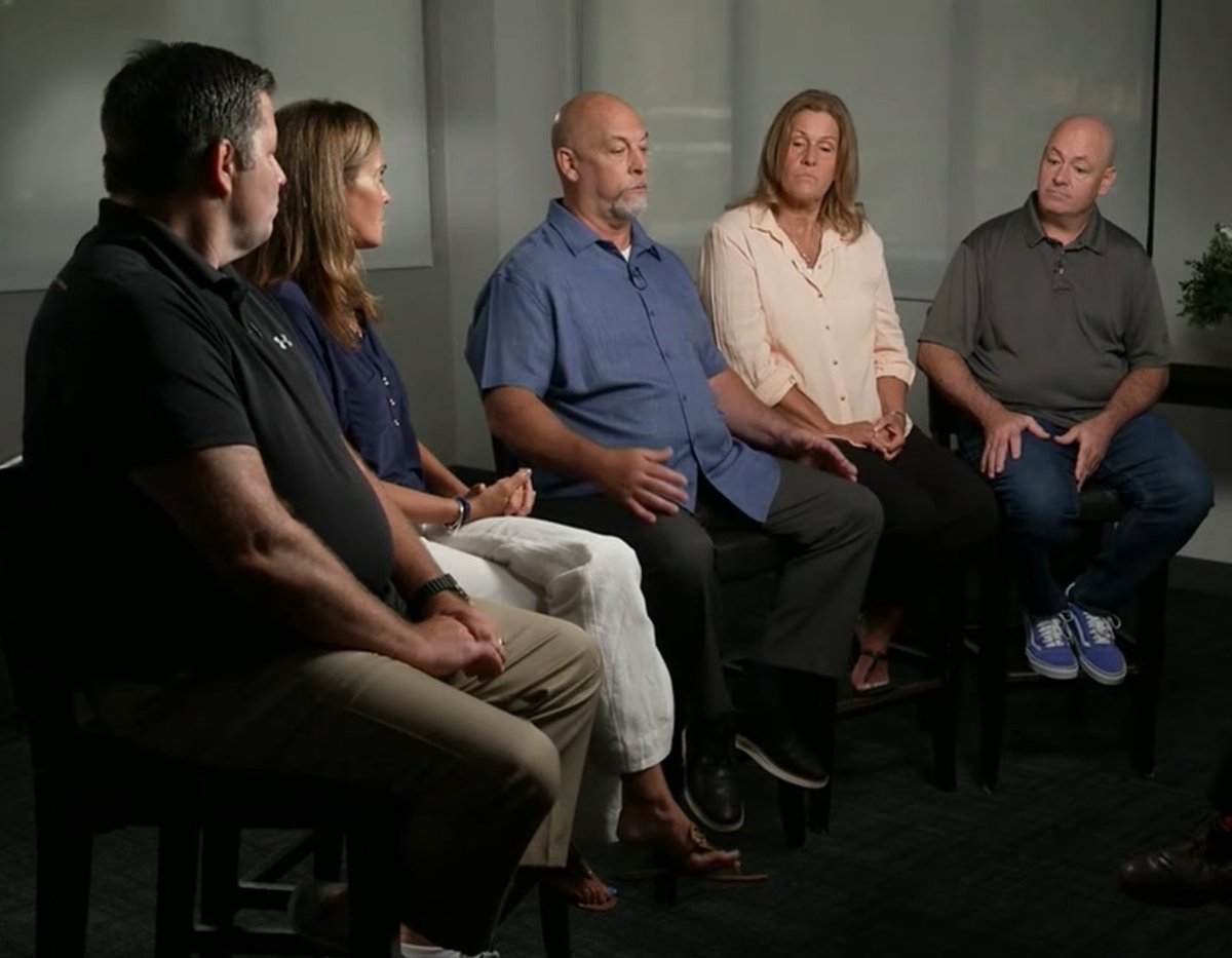 What's that phrase? 🤔🤔🤔
Hiding in plain sight!!! #McAlberts #KnockKnockFBI 🚪