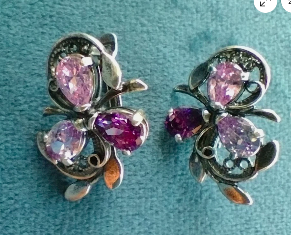 InessaW29's tweet photo. Check out Lovely Earrings with Colourful Beads, Silver Plated NEW with tag FREE P&amp;P 

https://t.co/TQkt8X8Dql 

#eBay via @eBay_UK 

#MHHSBD #Jewelz  #brightsky #Earrings #gifts #viral #eBaySeller  #Giftidea #Romance #UKMakers #craft #craftmaker #gifts https://t.co/RWuOEV5asp