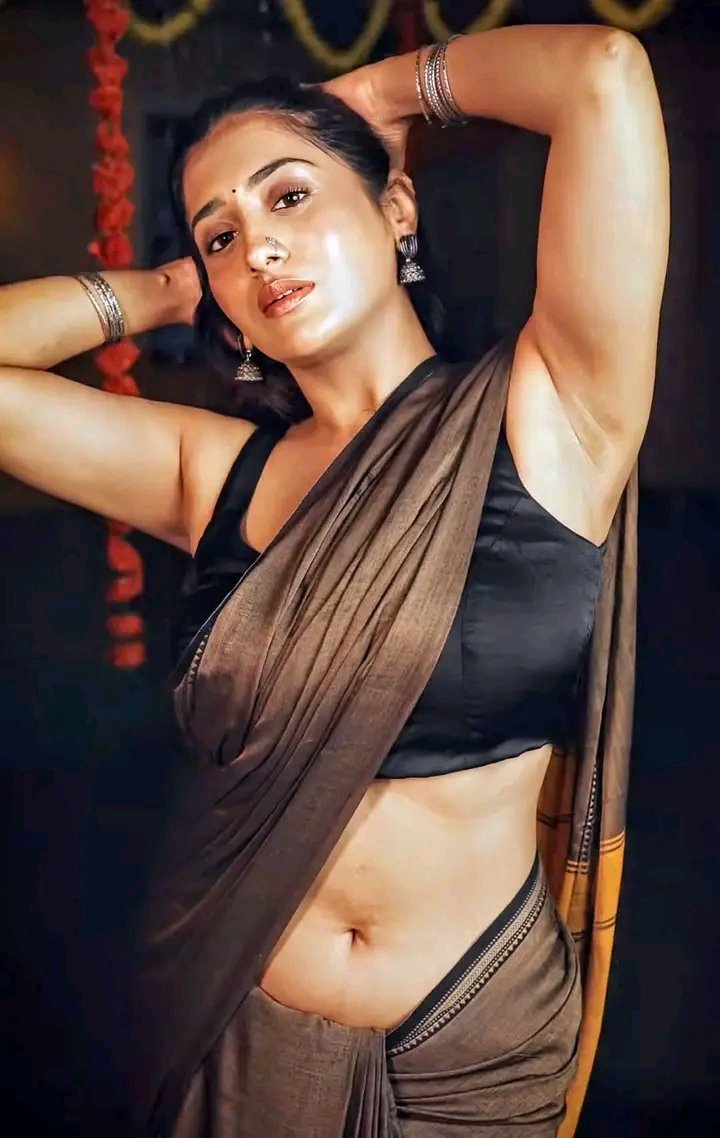 ShekarKk8's tweet photo. Elanti kasi midha unna auntie's ni dengithe vache sukhamey veru aaabbaaahhh https://t.co/C6TWurAYZb
