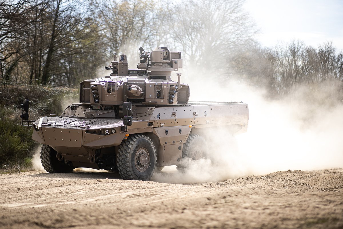 KNDS_France's tweet image. 25 000 munitions de 40mm à technologie télescopée notifiées à KNDS France par la @DGA.
➡️ Pour équiper #JAGUAR &amp;amp; #RAPIDFire dès 2026
➡️ 8k munitions de combat + 18k d’exercice
➡️ Production en 🇫🇷 et 🇬🇧 avec @BAESystemsInc 
#Défense #40mm #WeAreKNDS
Pour plus