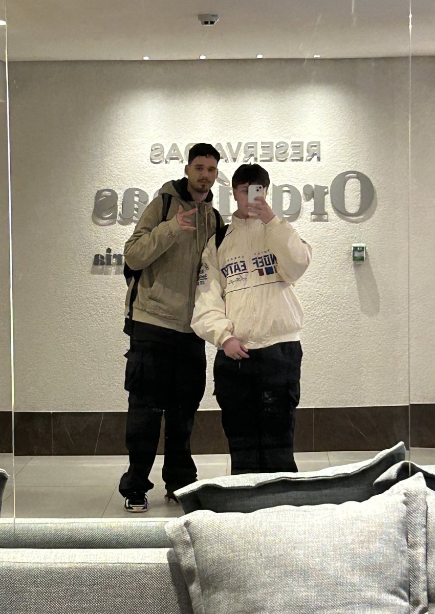 islazed's tweet image. 